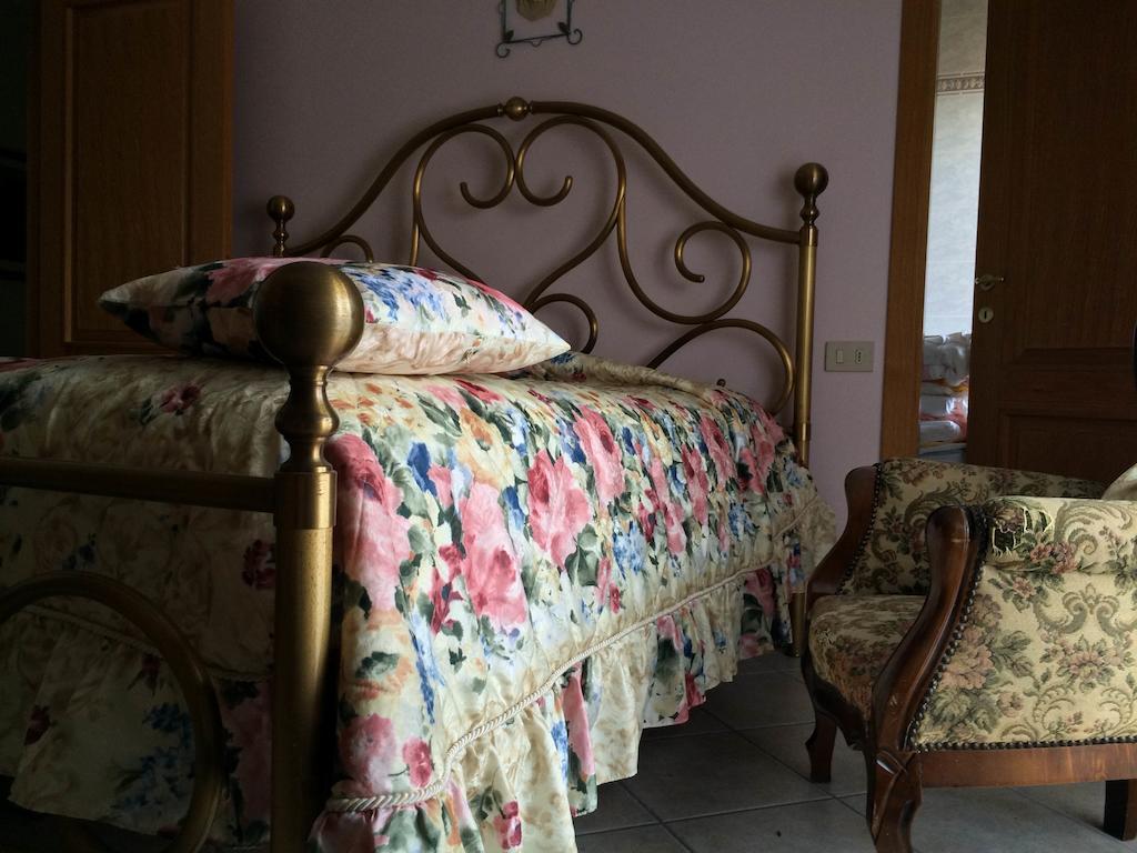 B&B Mirella Citta Sant'Angelo Cameră foto